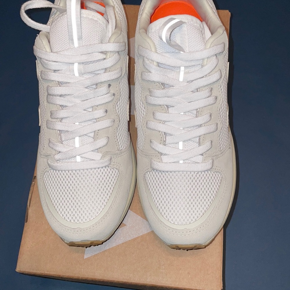 Veja Venturi sneakers